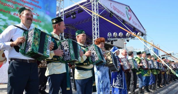 Флешмоб гармонистов пройдет в Казани в рамках республиканского праздника «Играй, гармонь!»