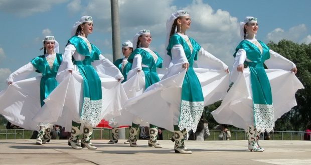 На набережной озера Кабан пройдет мастер-класс по татарскому народному танцу