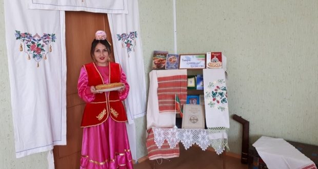В Центральной городской библиотеке г.Златоуста организовали чаепитие по-татарски