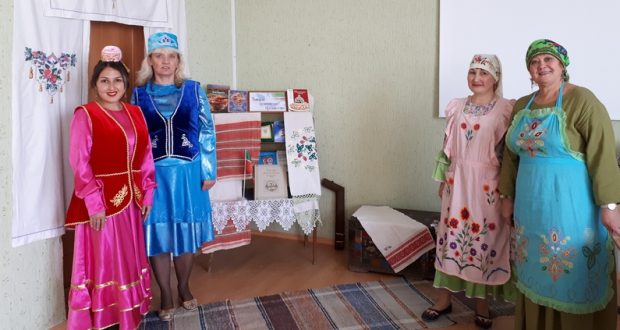 Чаепитие по-татарски, посвященное 100-летию Республики Татарстан