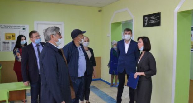 Vasil Shaikhraziev visited two schools in the Menzelinsky district
