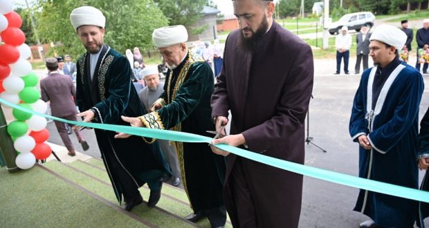 Муфтий Татарстана открыл в Елабужском мухтасибате школу «Ихсан» с татарским языком воспитания