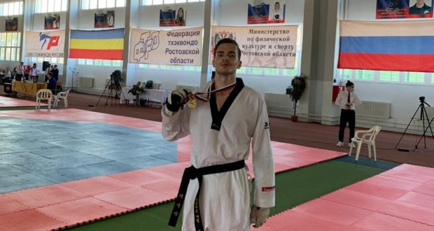 Эмиль Алиев – победитель Первенства России среди юниоров по тхэквондо