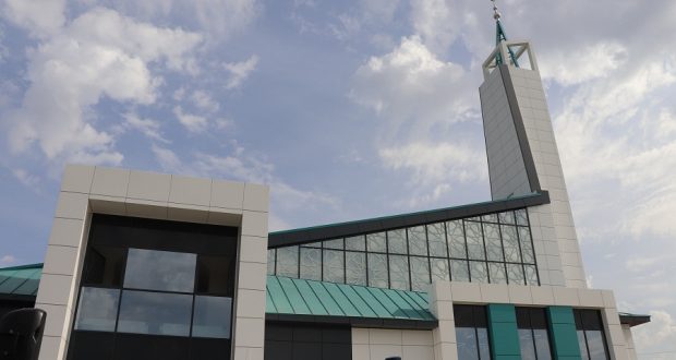 В Набережных Челнах сегодня открылась новая мечеть «Чаллы Яр» — в стиле high-tech