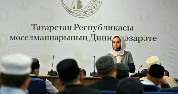 Татарстан имам-мөхтәсибләре иске имлә һәм хәзерге татар әдәби теле буенча белемнәрен ныгытты