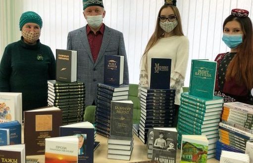 В обновлённой центральной библиотеке Магнитогорска состоялось торжественное вручение литературы на татарском языке.
