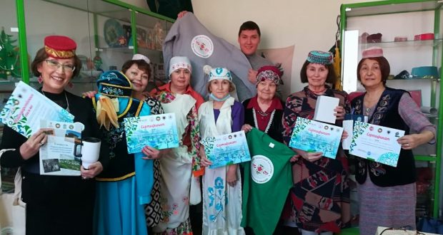 Получили подарки за участие в проекте “Дни татарской культуры” в г. Омске