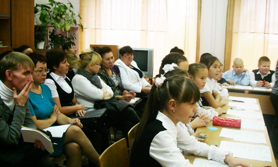 Удмуртия Республикасының татар теле укытучылары күп телләрдә белем бирү модельләрен өйрәнде