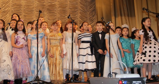 Татарские народные ансамбли Семея дали большой «Весенний концерт»
