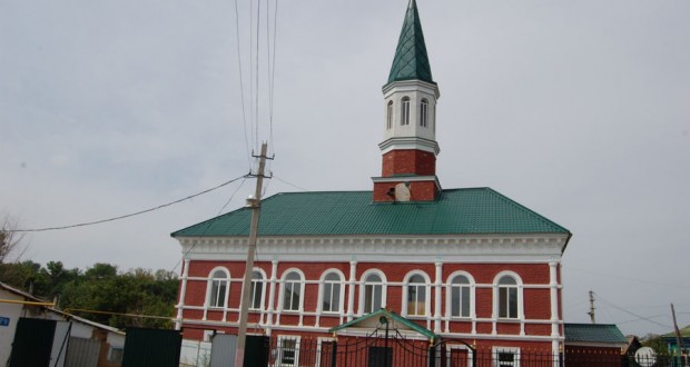 Красная мечеть в Уральске