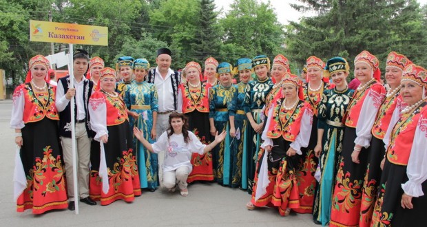 Татарский народный ансамбль песни и танца «Иртыш Моңнары» из Семея начал запланированный «Рейс Мира»