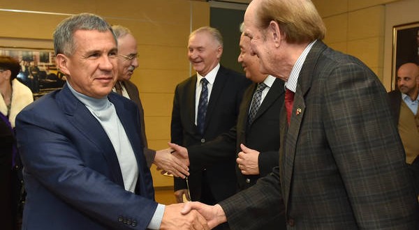 Президент Татарстана встретился с татарской диаспорой Турции