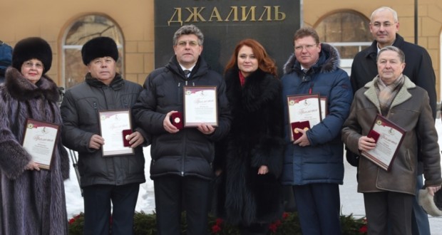 A tribute to the Poet and Citizen solemnly paid at the center of Chelyabinsk