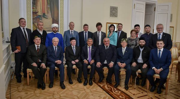 Rustam Minnikhanov met with representatives of national-cultural autonomy of Kostroma Tatars