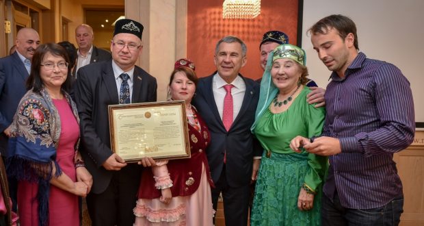 Rustam Minnikhanov met in Riga with activists of Tatar public organizations of Latvia
