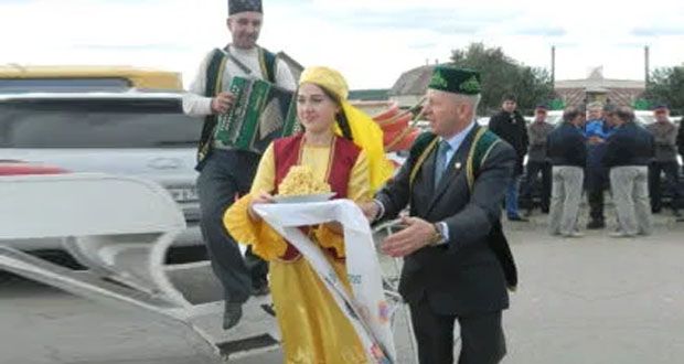 Праздник Сомбелэ в Татарском Канадее