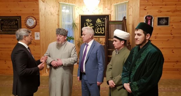 Посещение исторической мечети Новосибирска
