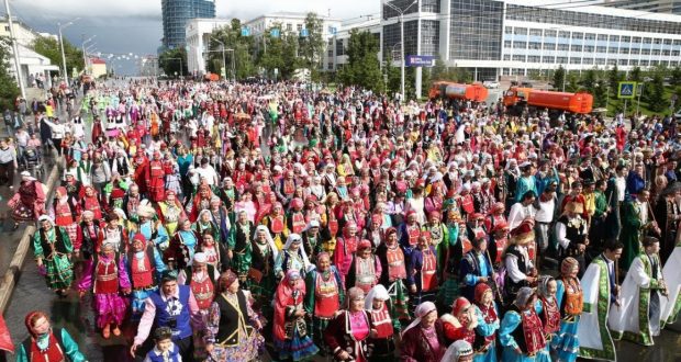 Уфада 100 халык вәкиле милли киемнәрдә марш-парадка чыгачак