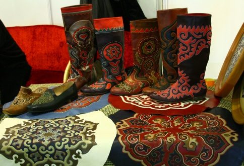 В Казани открыта выставка художницы Наили Кумысниковой