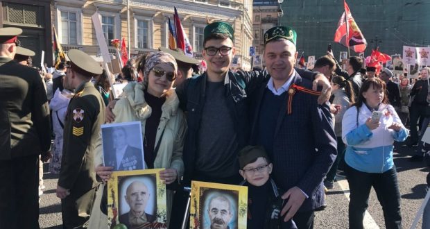 Постоянное представительство РТ и татарская общественность Санкт-Петербурга приняли участие в шествии «Бессмертный полк»