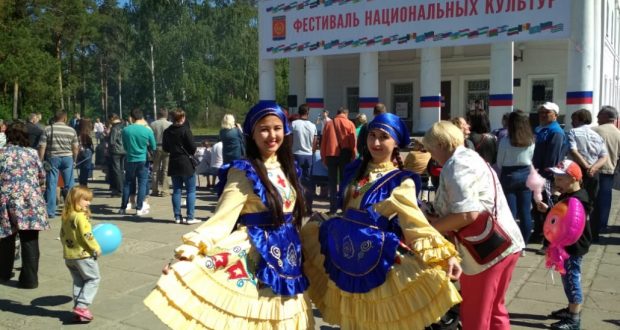 Активистки РНКАТНО – участники фестиваля национальных культур в Дзержинске