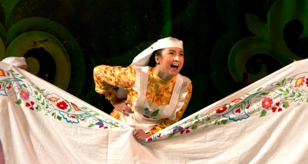 Камал театры Үзбәкстанга “Зәңгәр шәл” алып бара
