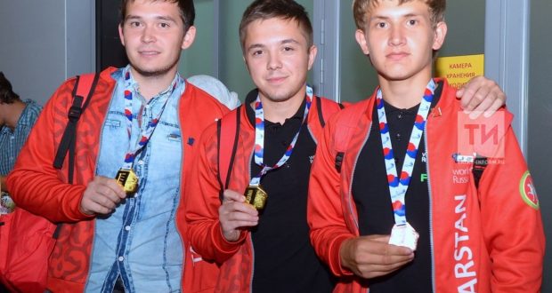 В аэропорту Казани встретили участников WorldSkills Russia 2018