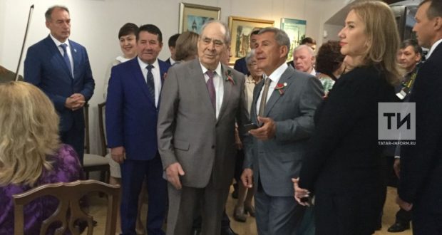 Татарстан Президенты төзекләндерелгән Габдулла Тукай әдәби музеенда булды