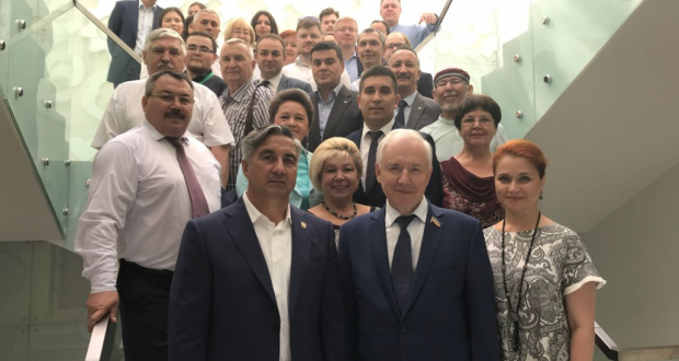 Коллектив Всемирного конгресса татар поздравил Рината Закирова с юбилеем