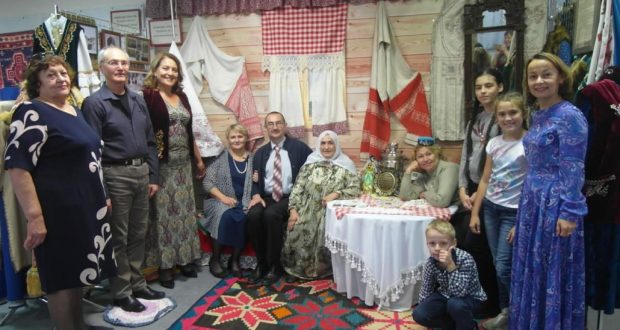 Центр татарской культуры г. Бердска Новосибирской области принял участие в открытии выставки национальных культур