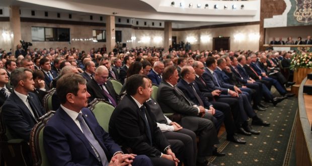 Татарстан Президенты яңача фикер йөртергә, кыю эш итәргә тәкъдим итә. (Юллама кайтавазы)