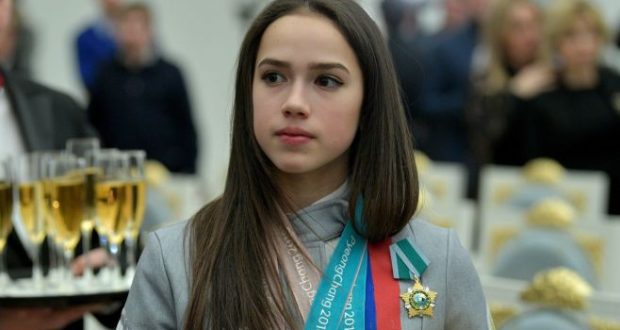 Россия тимераякта фигуралы шуу остасы Алинә Заһитова яңа дөнья рекорды куйды