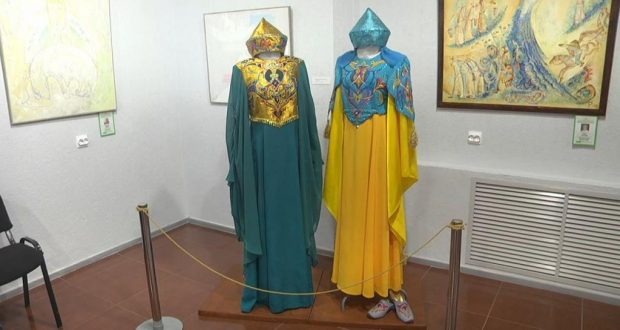 Татарские национальные костюмы и предметы быта представлены на выставке в Елабуге