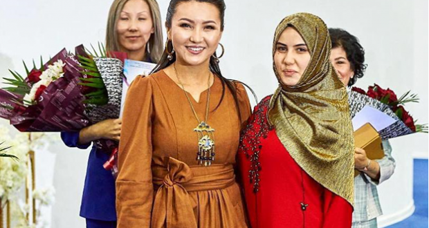 Творческий успех Хадии Шангареевой на Международном фестивале моды «Сән мен Сахна» в Астане