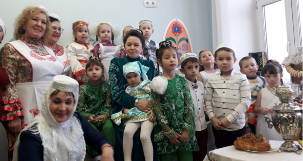 “Ак калфак”лылар Удмуртиянең Ижау шәһәрендә татар балаларын тәрбияләү ысуллары белән танышты