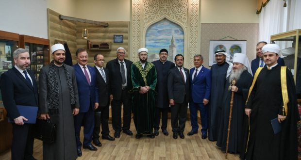 Минниханов: За 20 лет РИИ стал лидером исламского образования в России