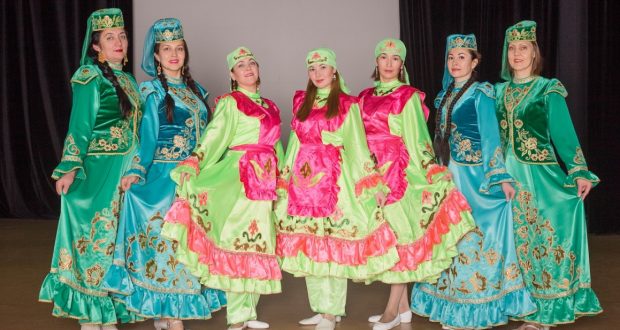 “Помним” концерт коллектива татарской культуры “Сандугач” в Сургуте