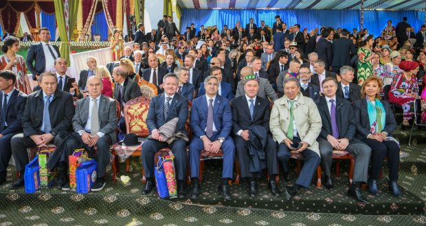 Рустам Минниханов стал почетным гостем праздника «Навруз» в Таджикистане