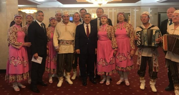 Minnikhanov instructed to help businessmen of Tatar villages of Russia with the sale of goods