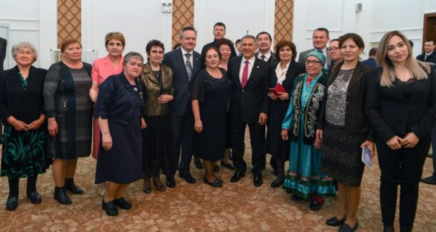 Рустам Минниханов провел встречу с татарами Таджикистана