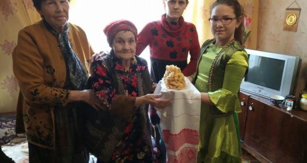 Ветерану трудового фронта Раисе Акчуриной из Карши исполнилось 90 лет