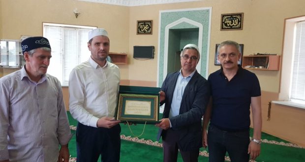 Василь Шайхразиев осмотрел мечеть имени шейха Баязита Хайруллина в Поселке Тарки Республики Дагестан