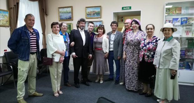 В Доме дружбы Ленинградской области состоялось открытие выставки татарских художников