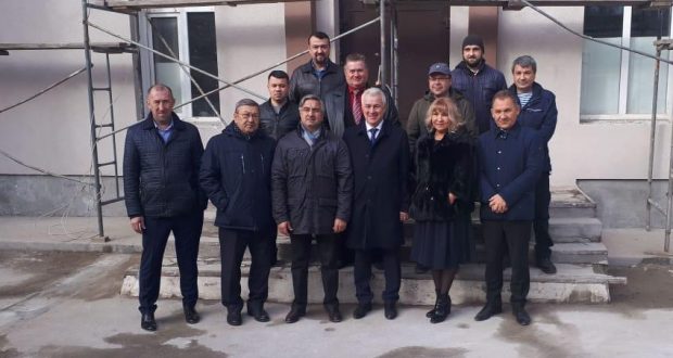 Vasil Shaikhraziev acquainted f with  construction of the Tatar Center in Novosibirsk