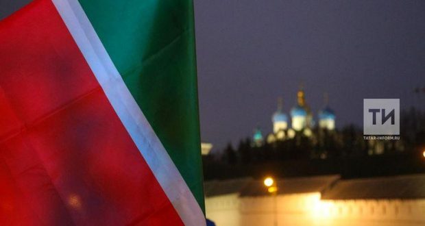 Бүген Татарстан Республикасының Дәүләт флагы кабул ителгән көн