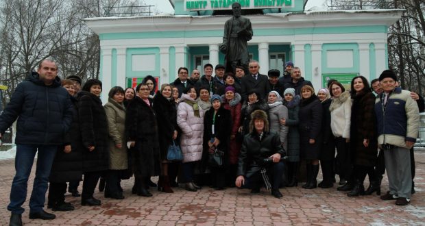 ФОТОРЕПОРТАЖ: Бөтенроссия татар журналистлары форумында катнашучылар Ульяновск шәһәрендә
