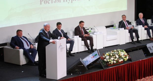 ФОТОРЕПОРТАЖ: «Татарстанның эшлекле хезмәттәшләре» форумының пленар утырышы