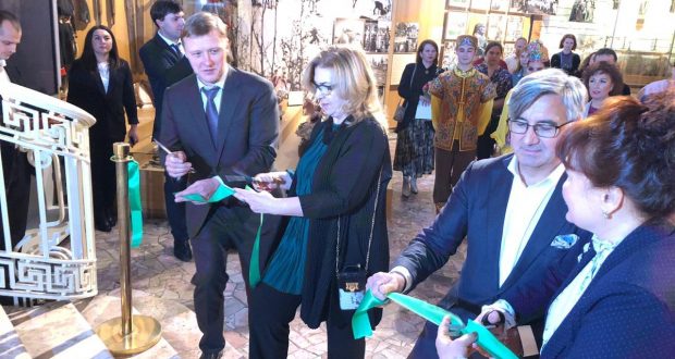 Vasil Shaikhraziev attended the opening of an exposition dedicated to the life and culture of the Tatar people in St. Petersburg