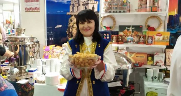 В Болгарии на международная благотворительной рождественской ярмарке представили богатое разнообразие российской кухни