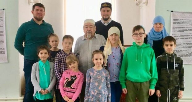 В мечети «Азан» Сызрани прошёл первый урок татарского языка для детей